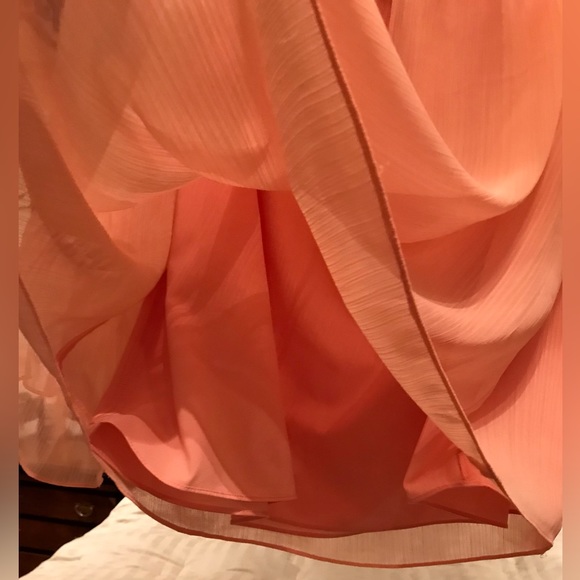 Halston Romantic style sheer lined ruffled blouse - Picture 2 of 3